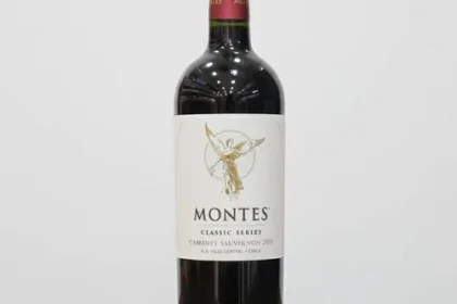 ภาพ Montes Classic Series Cabernet Sauvignon 2023 / 1 ลัง 12 ขวด 8,900 บาท ประกอบบทความ มุมที่ 1