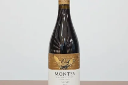 ภาพ Montes Limited Selection Pinot Noir 2021 / 1 ลัง 12 ขวด 8,900 บาท ประกอบบทความ มุมที่ 1